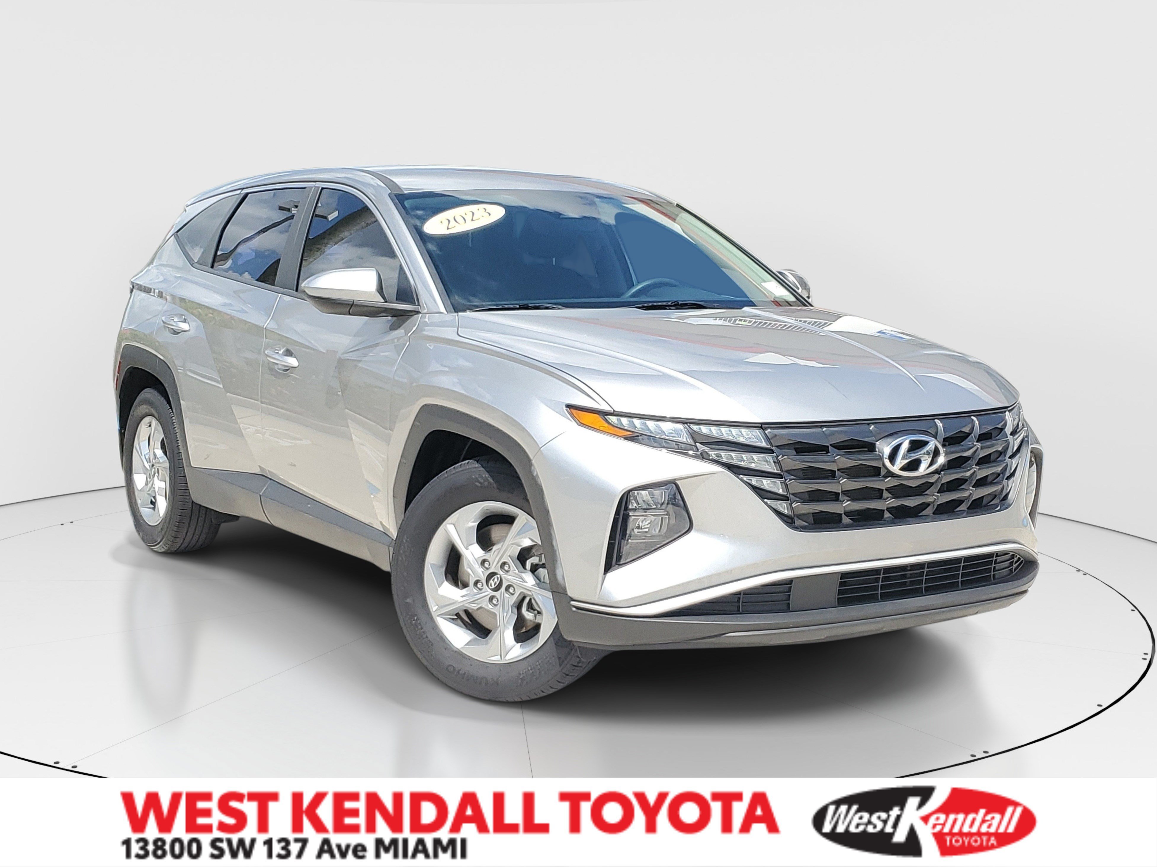 Used 2023 Shimmering Silver Hyundai SE image 1