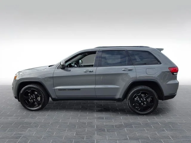 Used 2021 Gray Jeep Laredo image 6