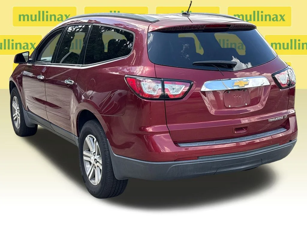 Used 2015 Red Chevrolet 2LT image 8