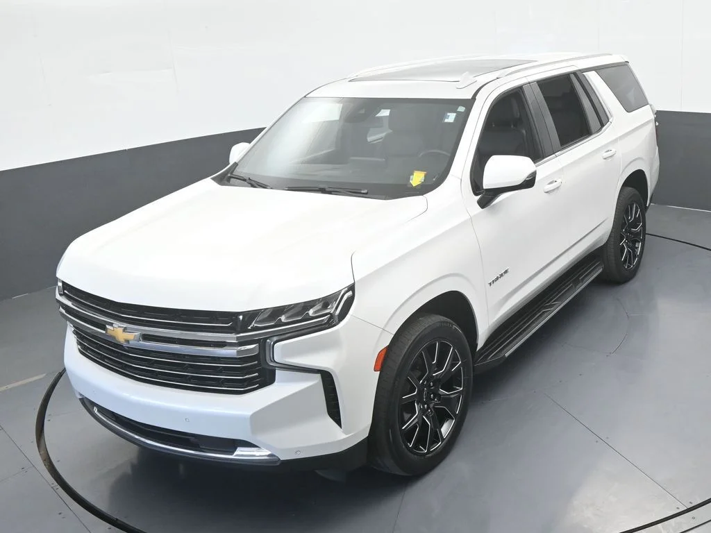 Used 2023 Iridescent Pearl Tricoat Chevrolet LT image 55
