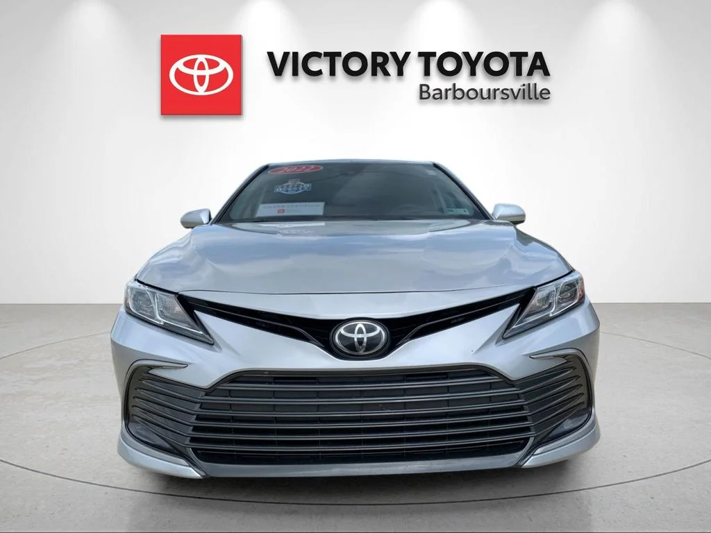 Used 2022 Silver Toyota LE image 8