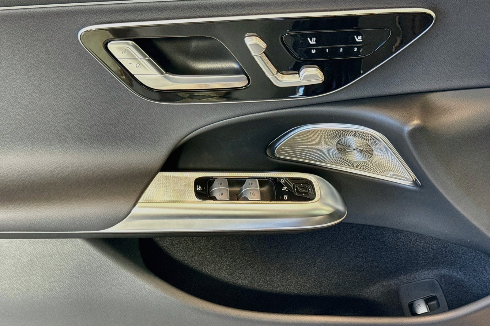 New 2026 Graphite Grey Metallic Mercedes-Benz E 350 image 16