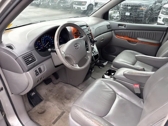 Used 2008 Silver Shadow Pearl Toyota XLE image 10