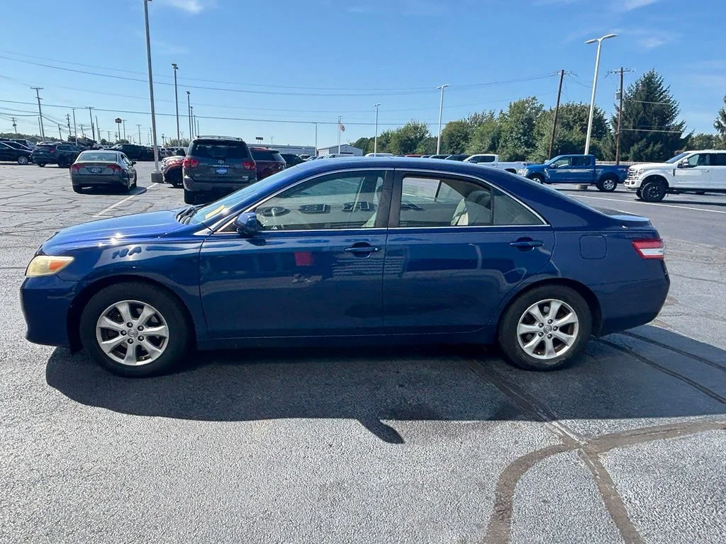 Used 2010 Blue Toyota LE image 8