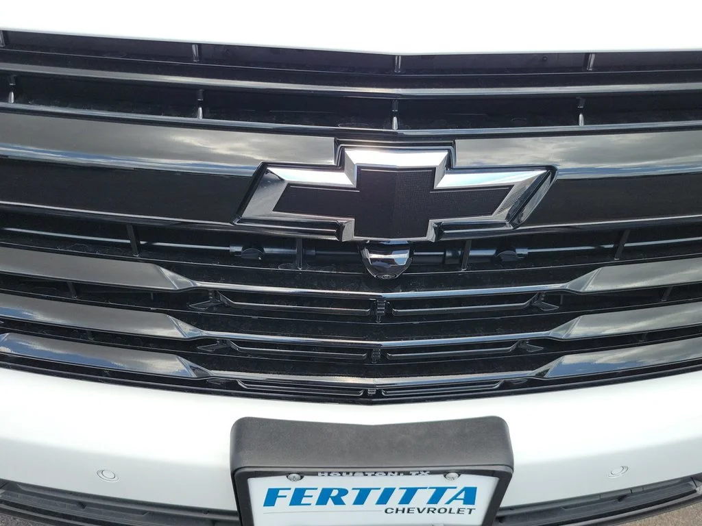 New 2026 Summit White Chevrolet RST image 32