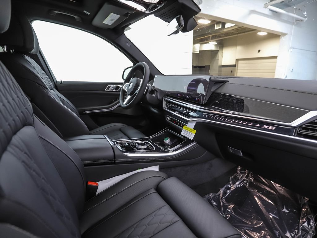 New 2026 Carbon Black Metallic BMW xDrive40i image 30