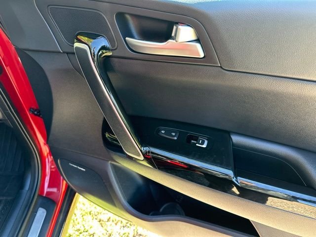 Used 2021 Hyper Red Kia SX image 22