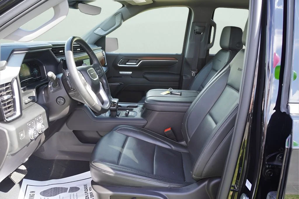 Used 2024 Onyx Black GMC Denali image 20
