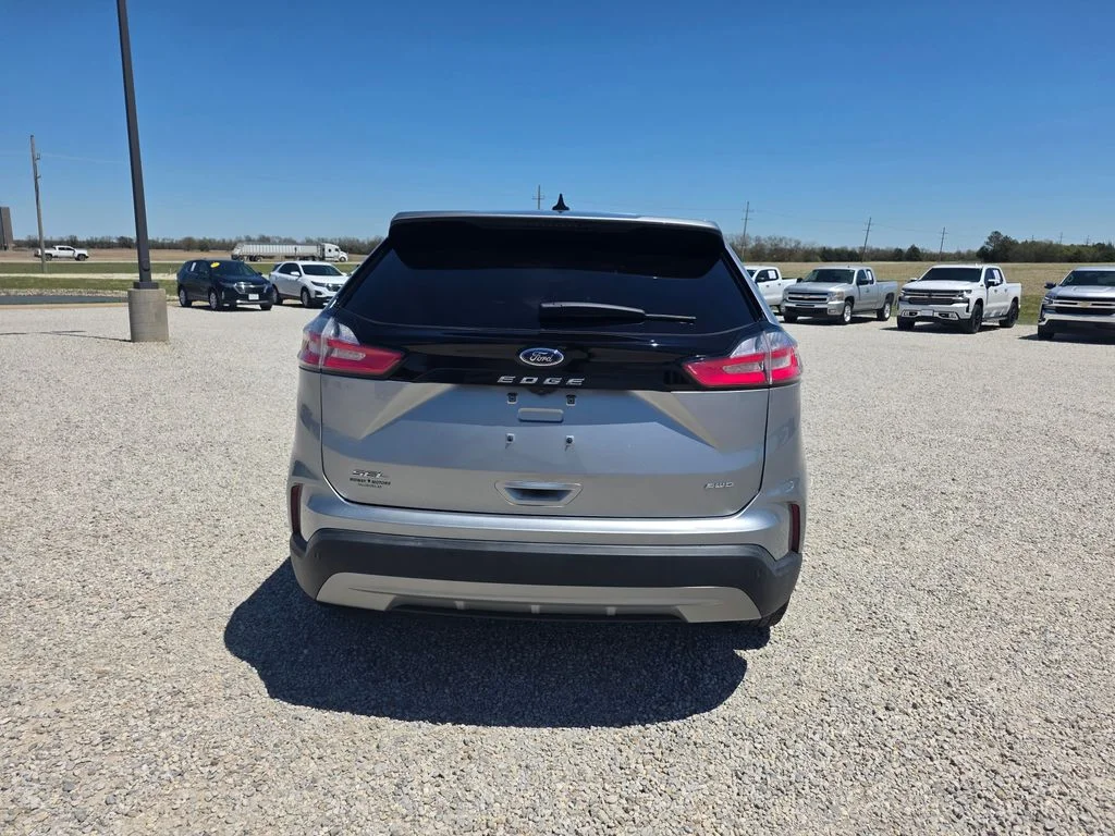 Certified Used 2024 Silver Ford SEL image 4