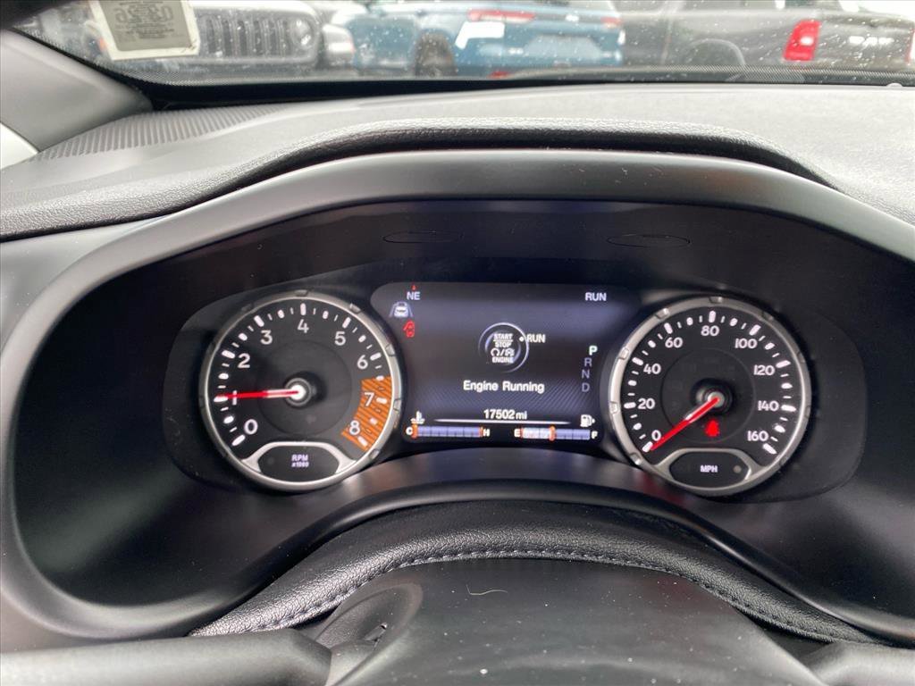 Used 2022 Sting-Gray Clearcoat Jeep Latitude image 20