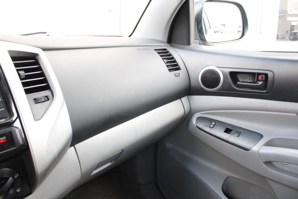 Used 2015 Pyrite Mica Toyota Base image 18