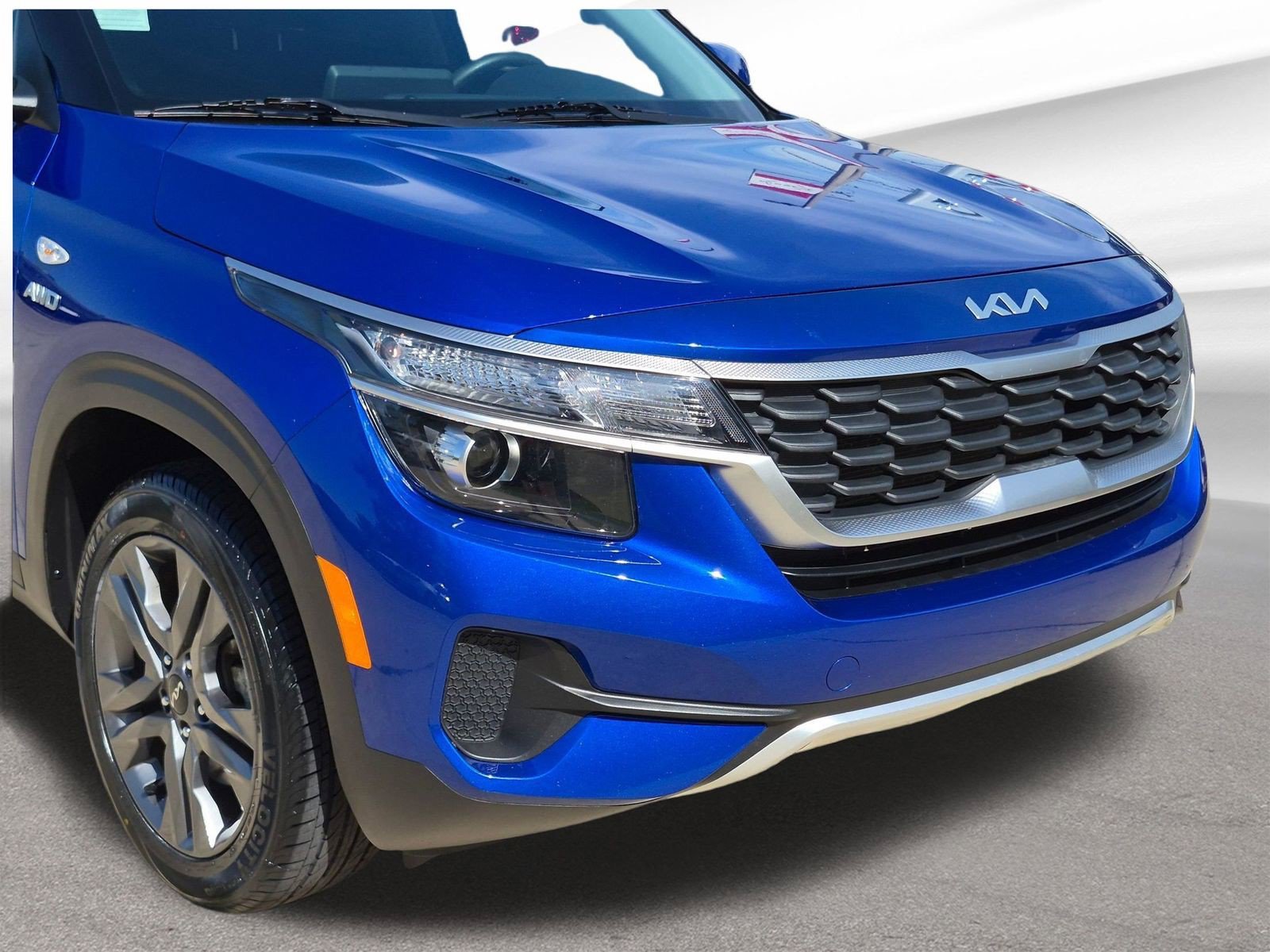 Used 2023 Neptune Blue Kia LX image 37