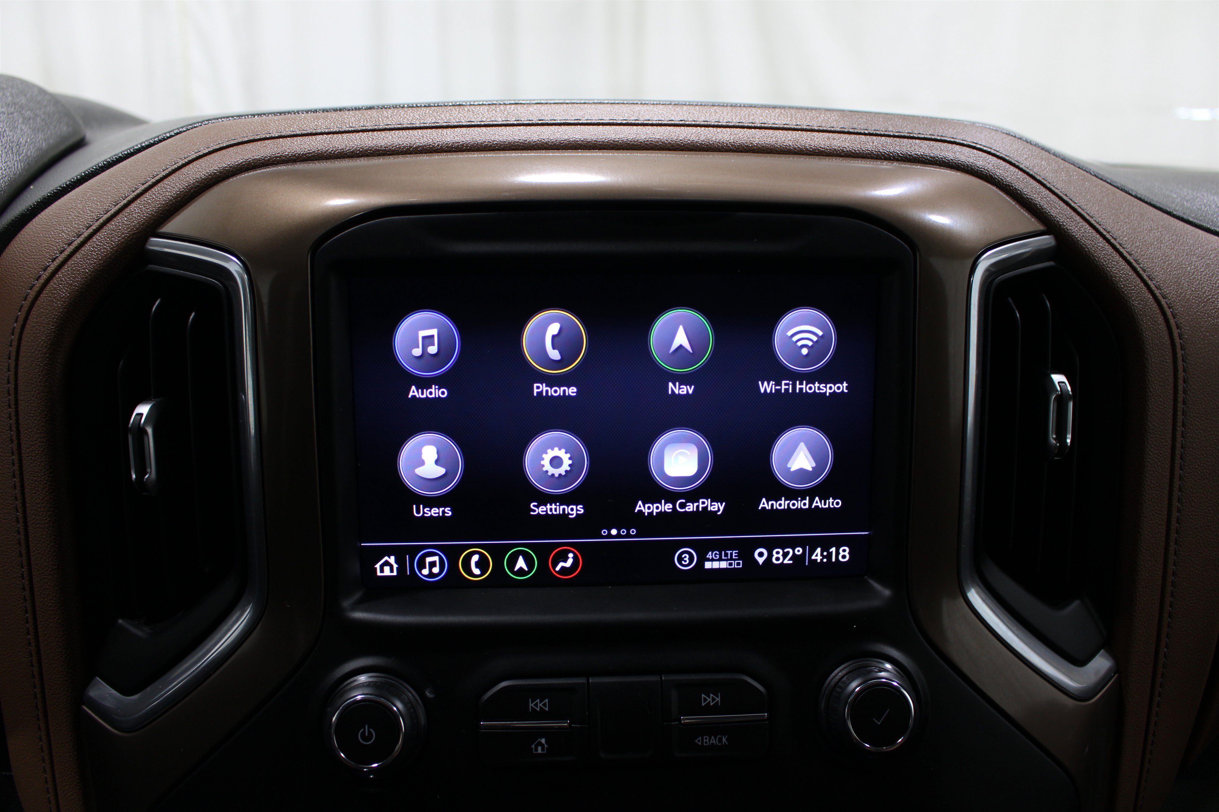 Used 2020 Iridescent Pearl Tricoat Chevrolet High Country image 15