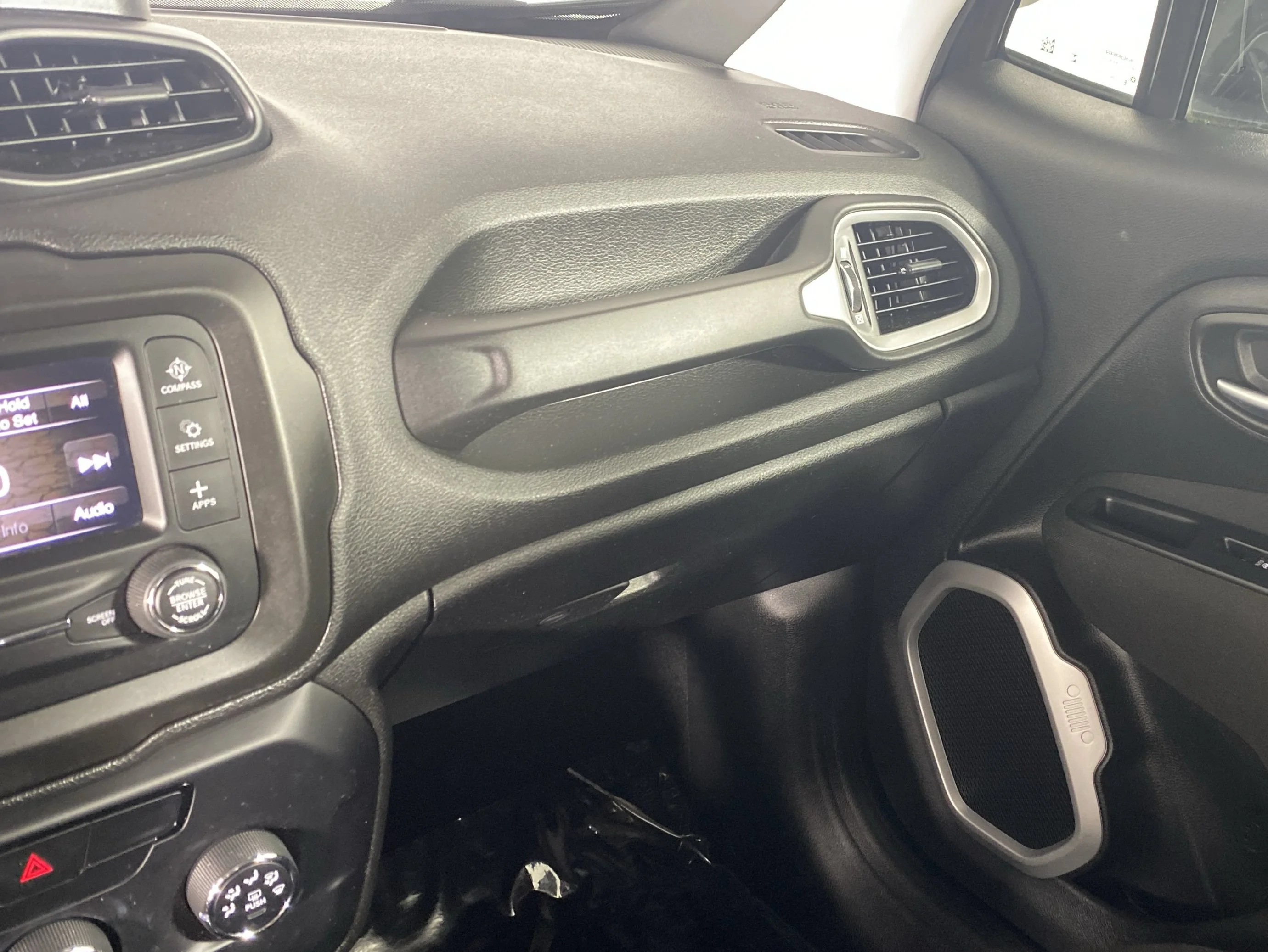 Used 2019 Granite Crystal Metallic Clearcoat Jeep Sport image 29