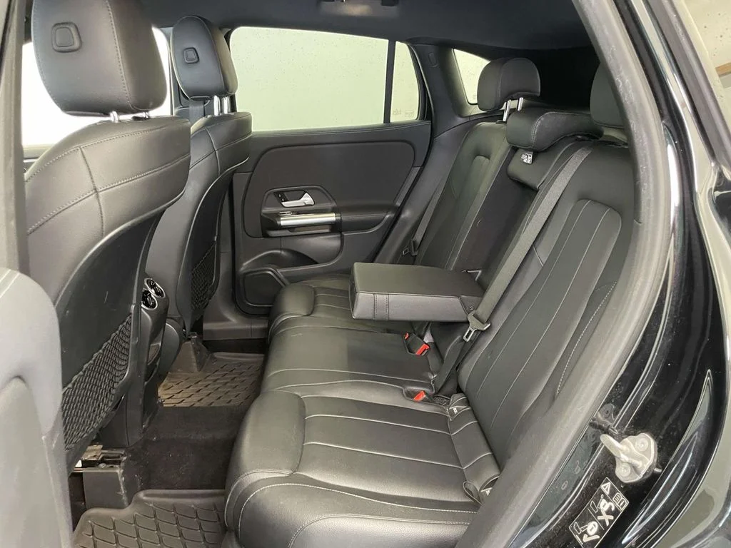 Used 2021 White Mercedes-Benz GLA 250 image 15