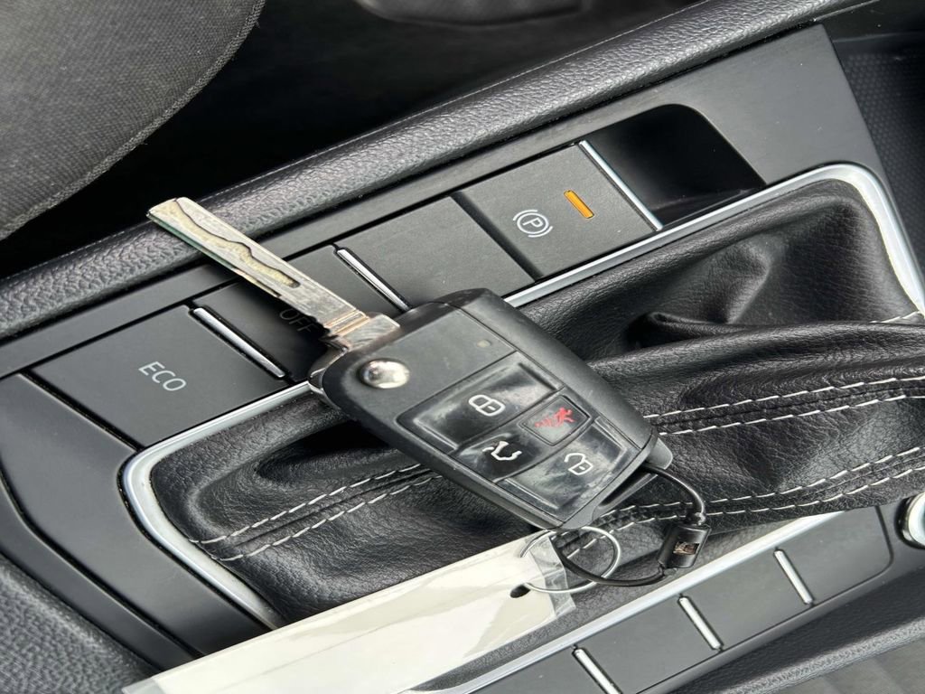 Used 2024 Silver Volkswagen S image 34