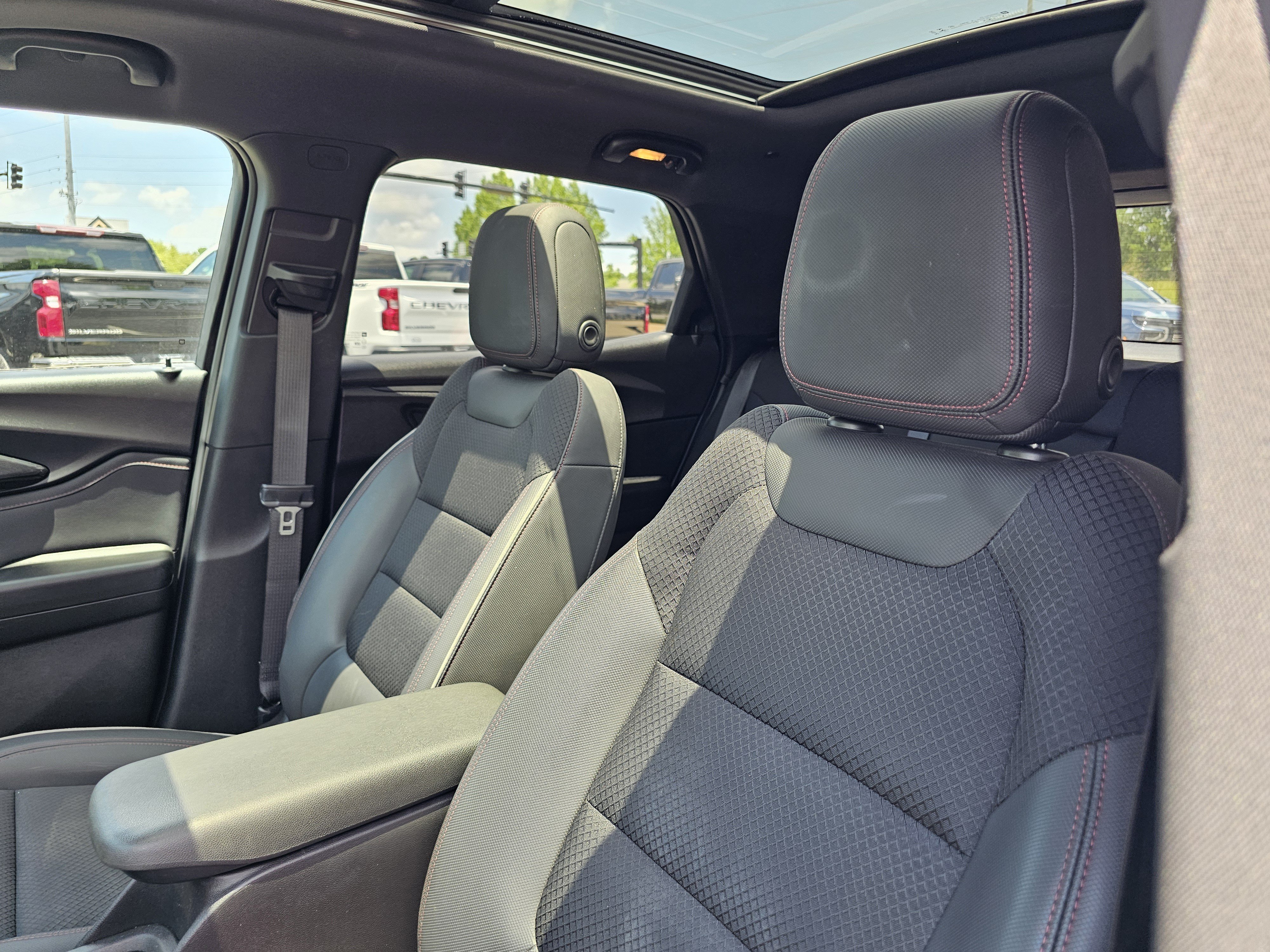 Used 2023 Summit White Chevrolet RS image 18
