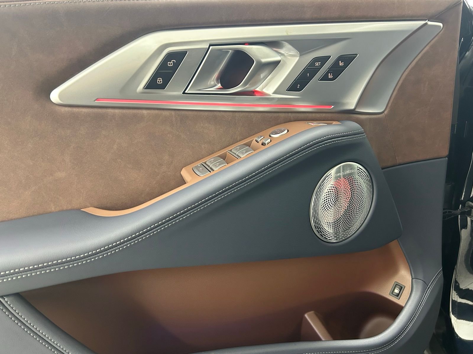 New 2026 Carbon Black Metallic BMW Label image 25