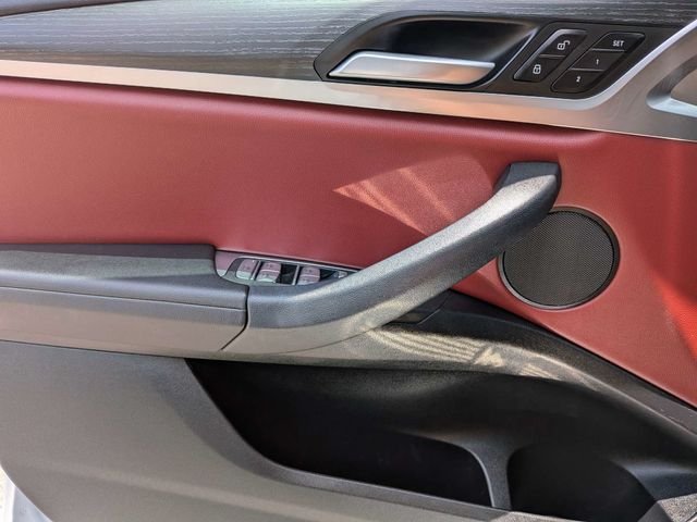 Used 2022 Gray BMW xDrive30i image 29