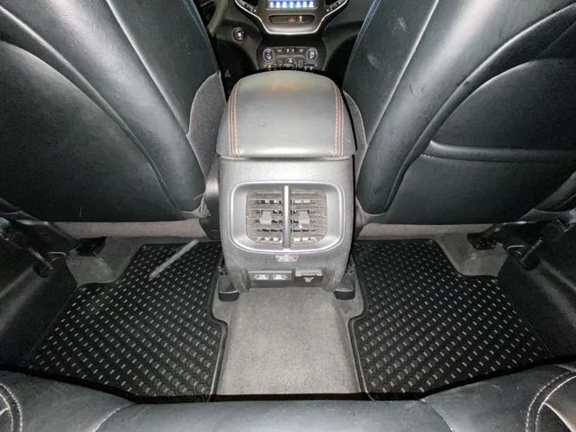 Used 2022 Gray Jeep Trailhawk image 28