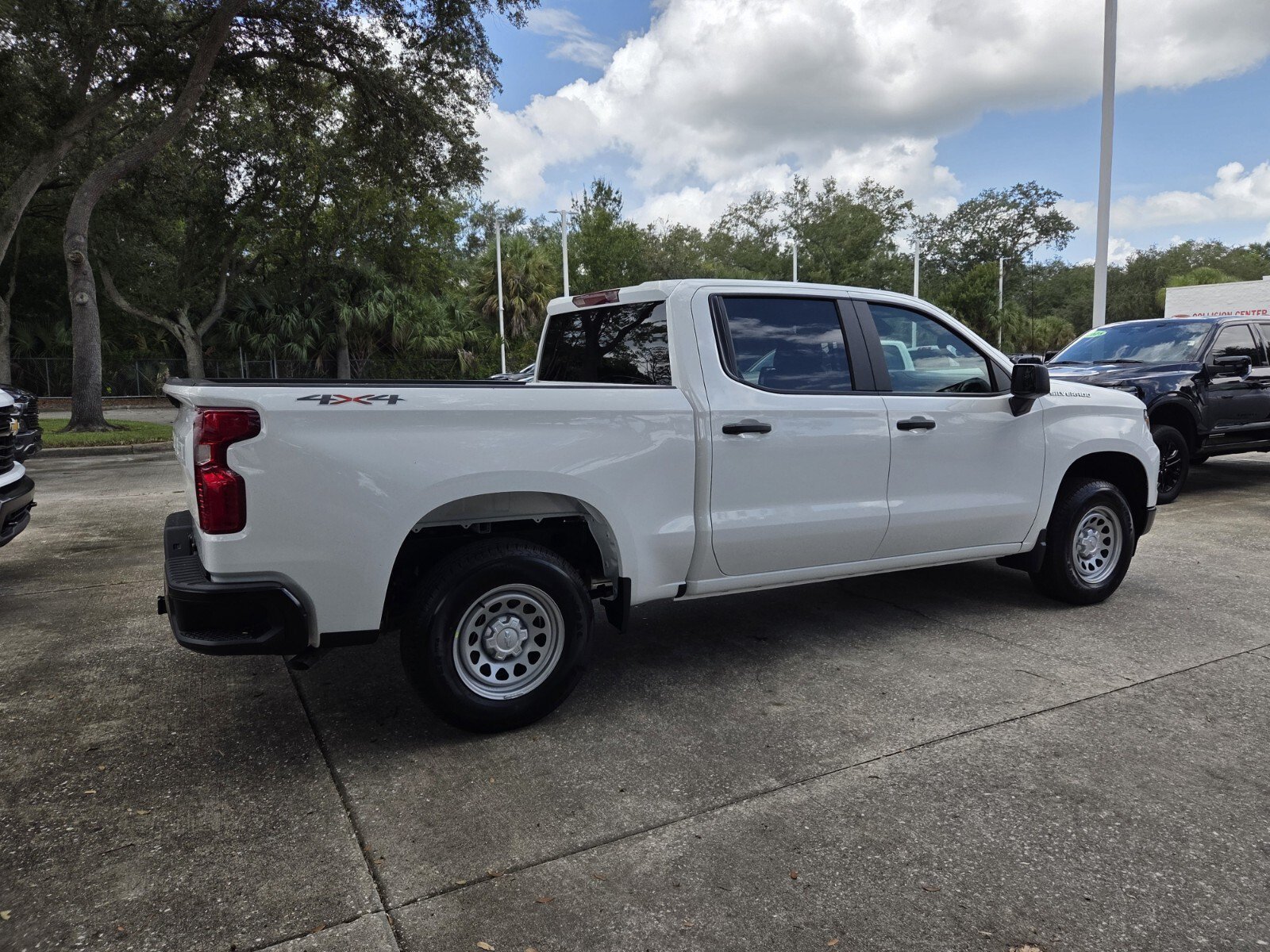 New 2026 Summit White Chevrolet WT image 7