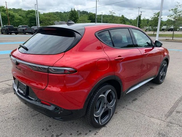 New 2026 Rosso Brera Alfa Romeo Sport Speciale image 7