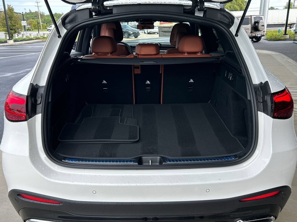 New 2027 Polar White Mercedes-Benz GLC 300 image 43