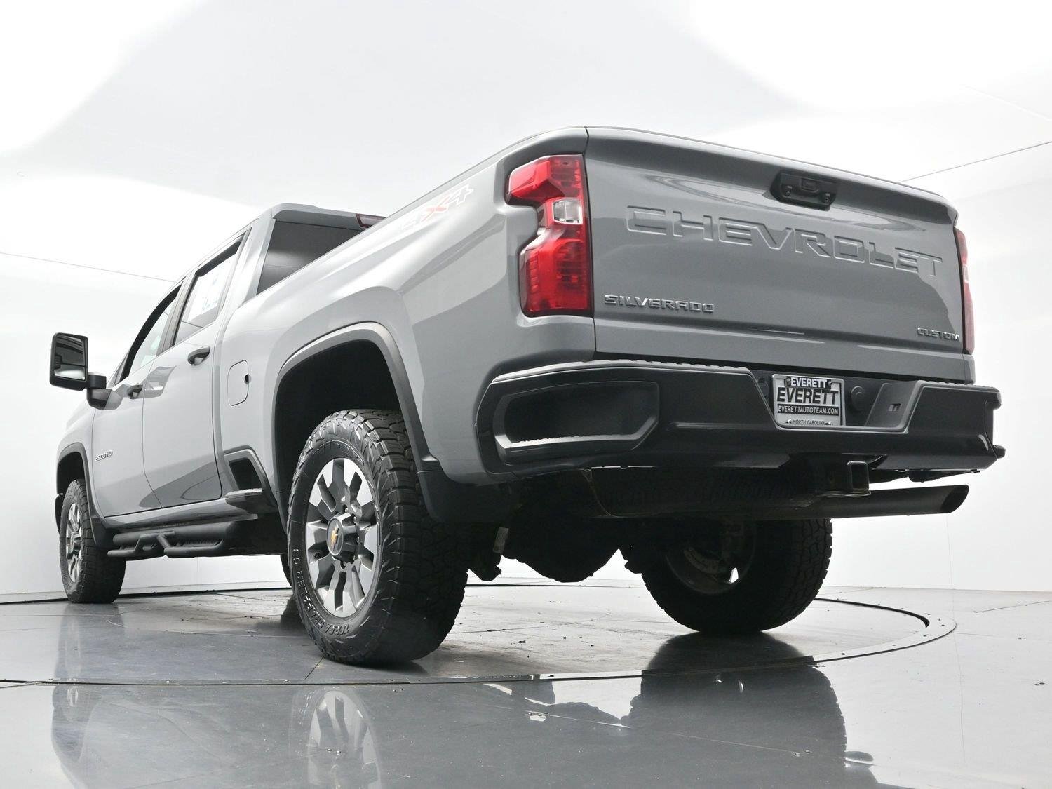 Used 2024 Slate Gray Metallic Chevrolet Custom image 47
