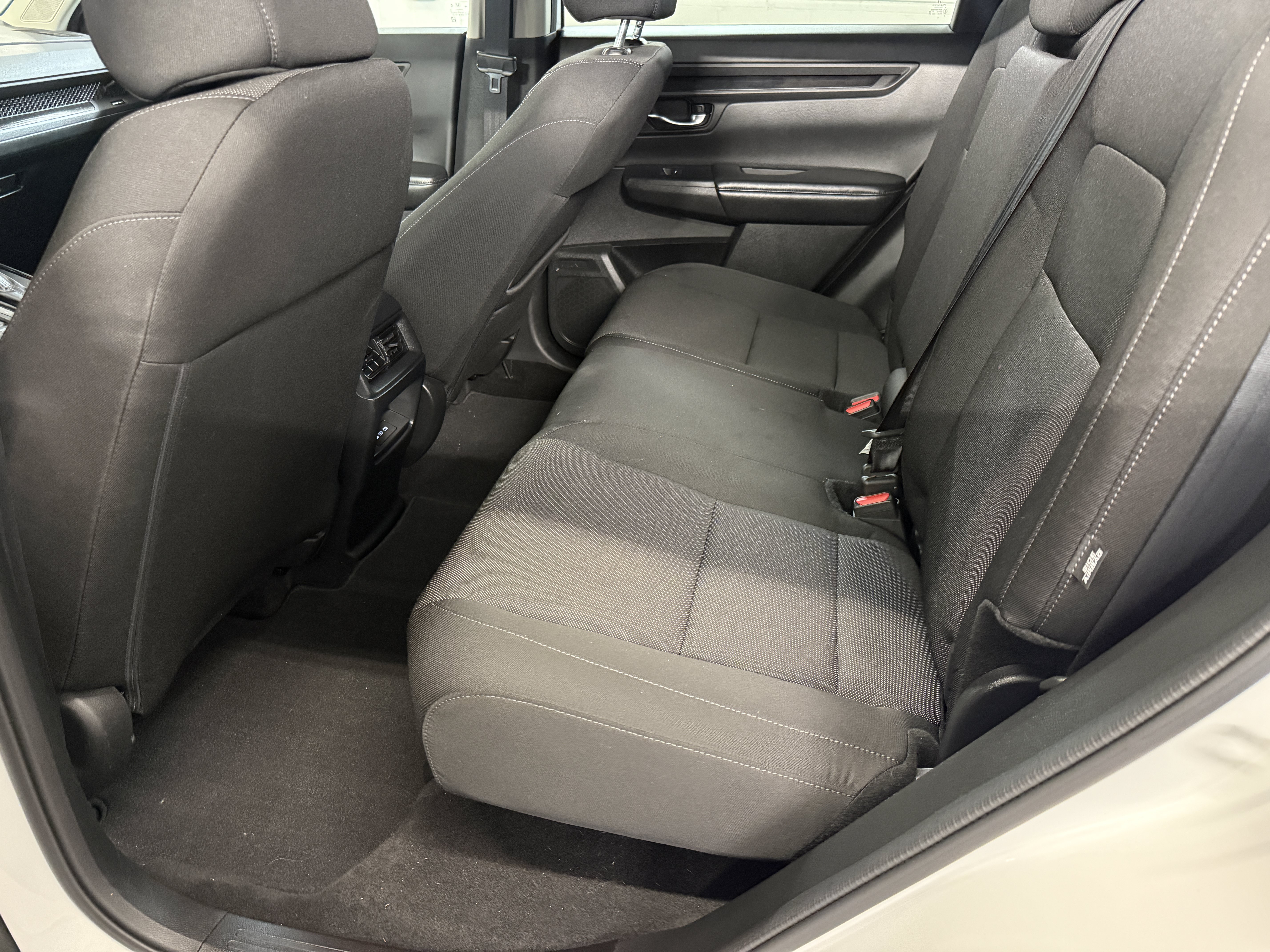 Used 2024 Platinum White Pearl Honda EX image 19