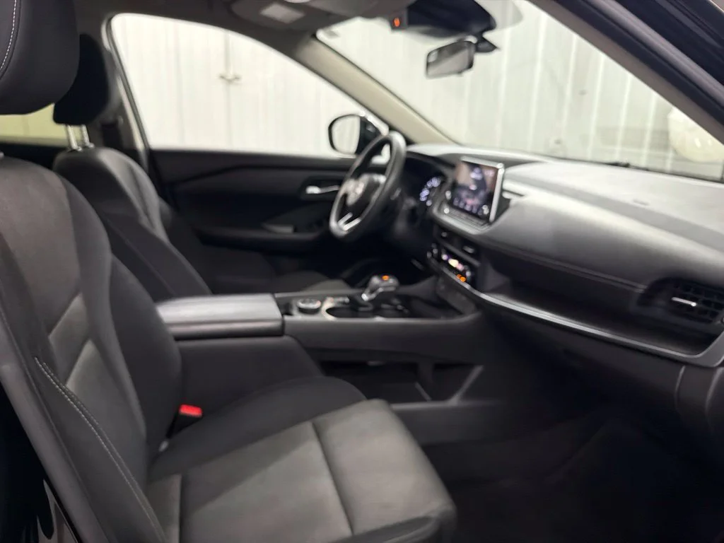 Used 2024 Super Black Nissan SV image 26