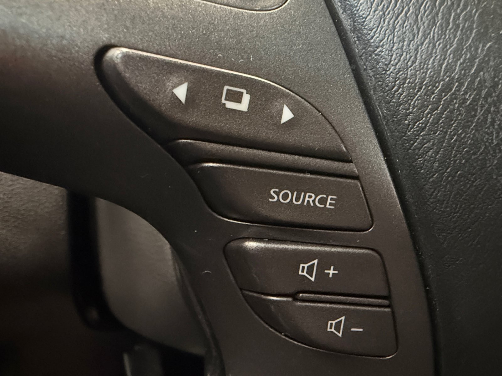Used 2024 Scarlet Ember Tintcoat Nissan SV image 18