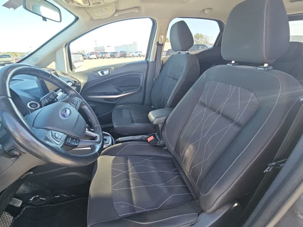Used 2019 Smoke Metallic Ford SE image 6