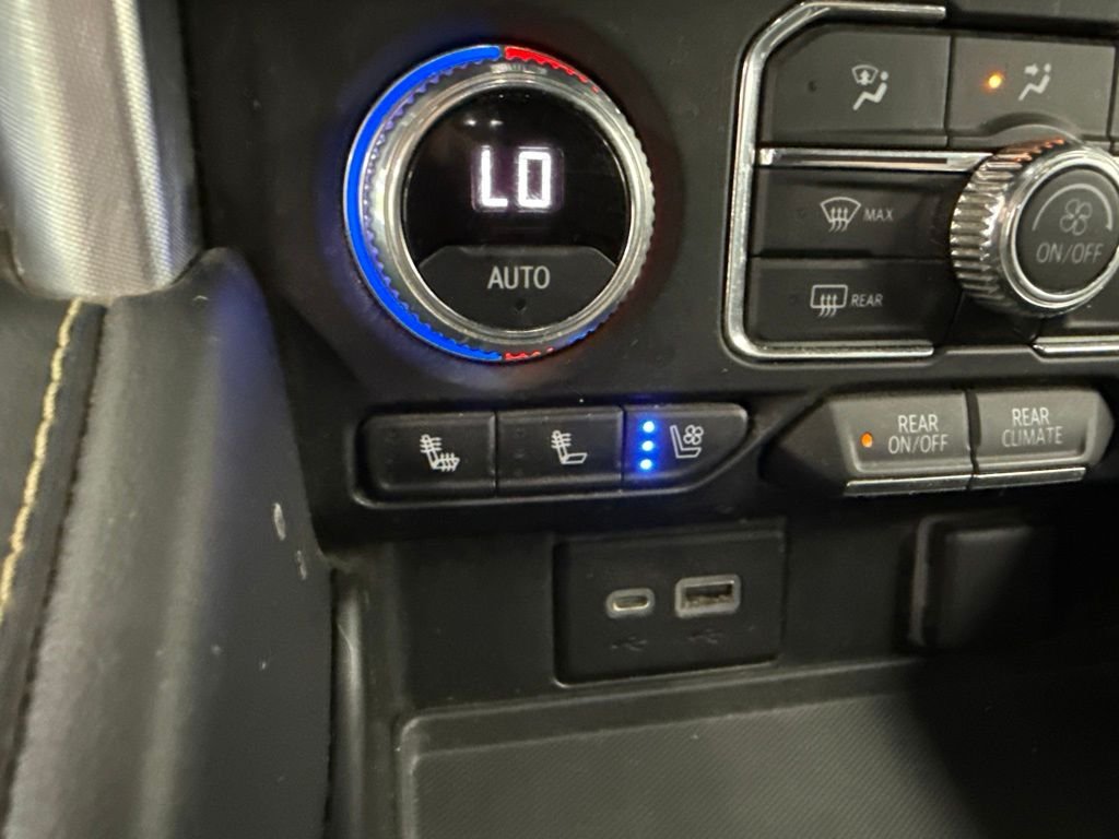 Used 2022 Black GMC SLT image 40