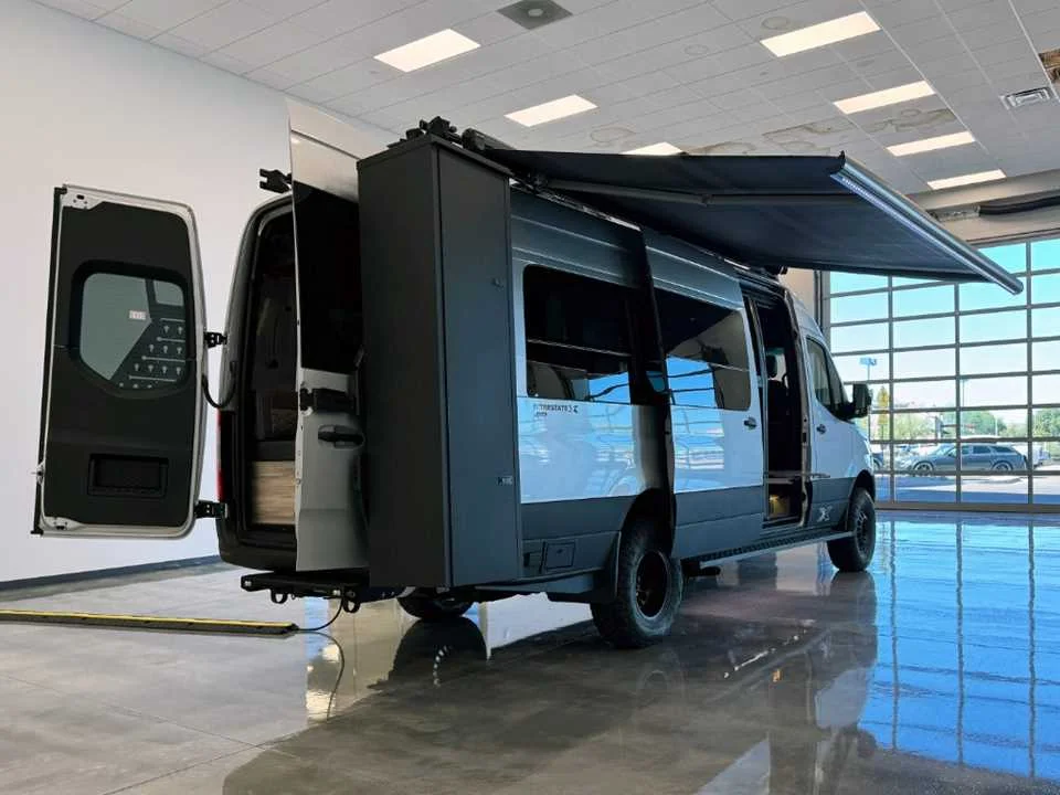 Used 2024 SILVER AIRSTREAM  image 20