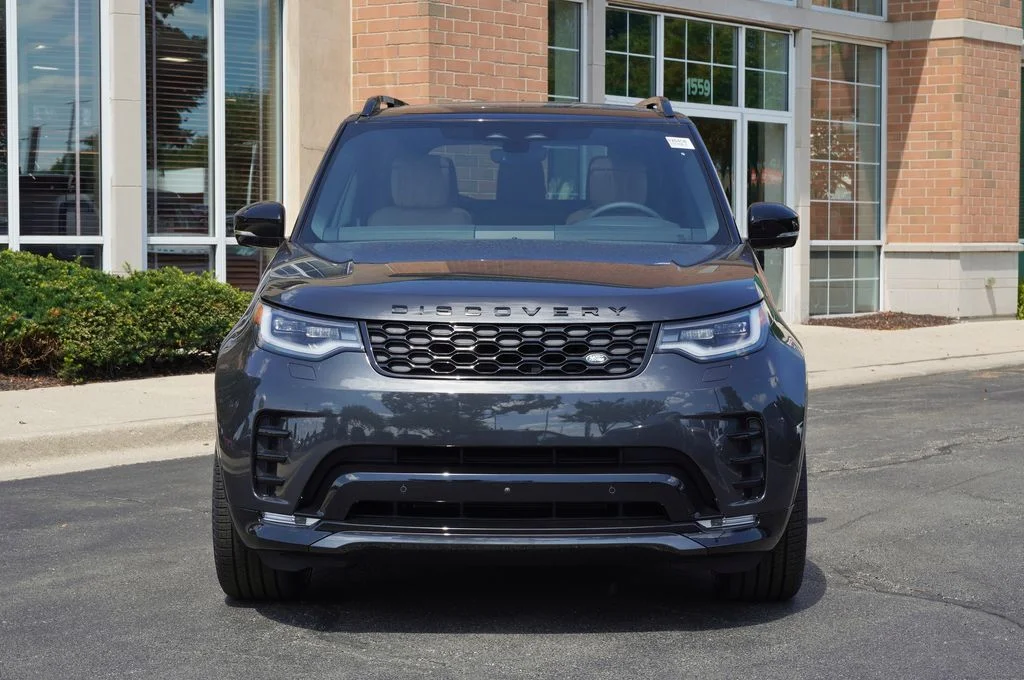 New 2026 Carpathian Grey Land Rover Dynamic SE image 4