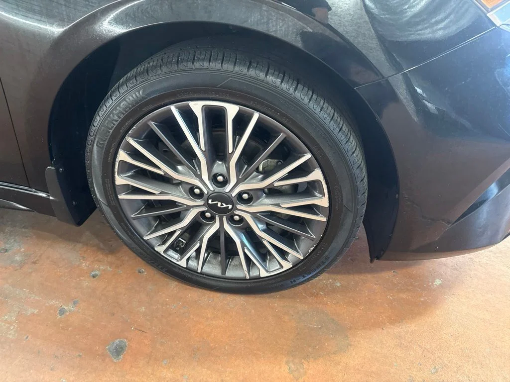 Used 2022 Black Kia GT-Line image 10