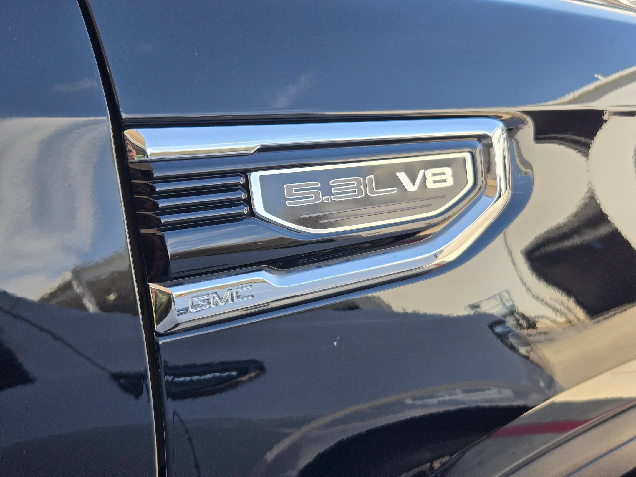 Certified Used 2024 Onyx Black GMC SLT image 9