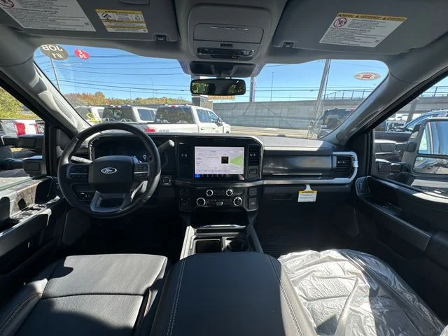 New 2026 Agate Black Metallic Ford F-350® Lariat® image 20