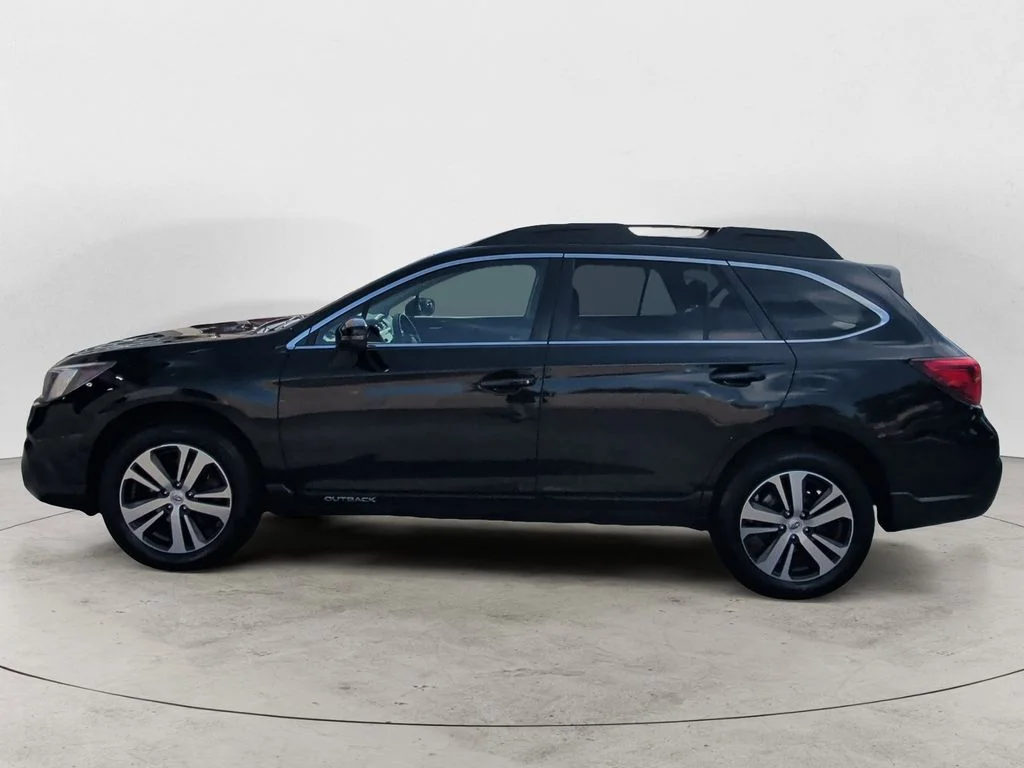 Used 2018 Black Subaru 2.5i image 2
