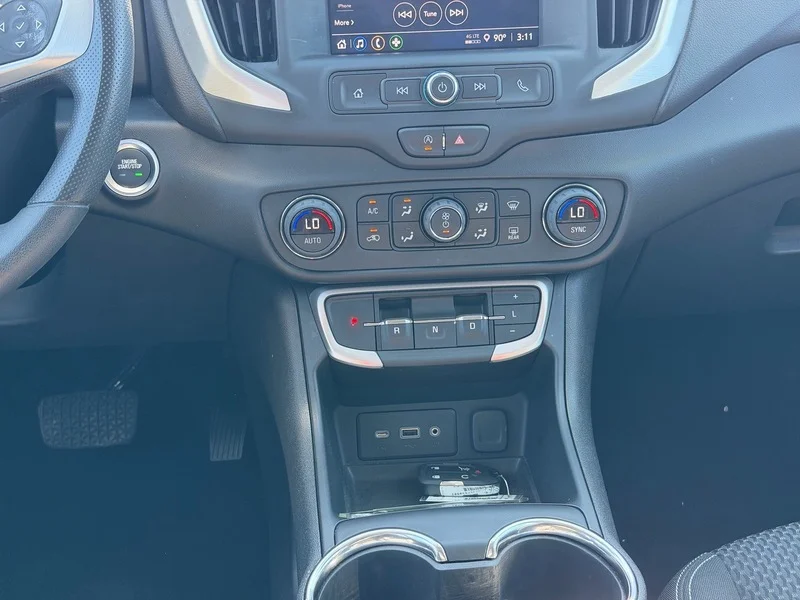 Used 2023 SUMMIT WHITE GMC SLE image 14