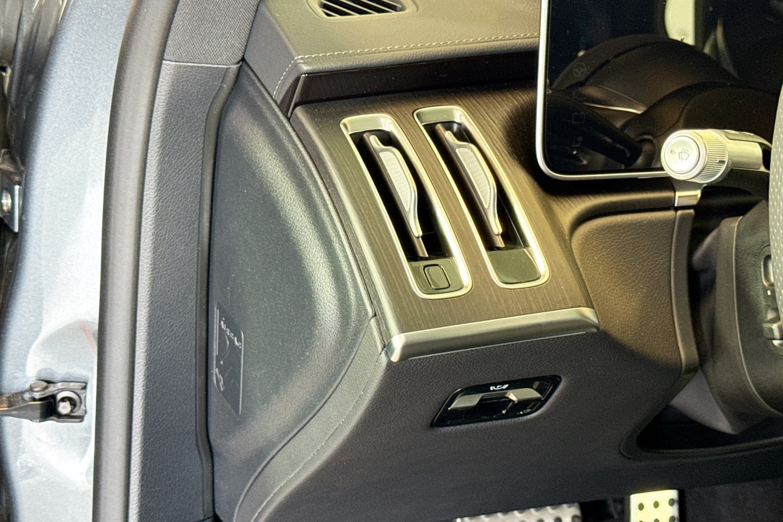 New 2025 Selenite Grey Metallic Mercedes-Benz AMG® S 63 E image 10