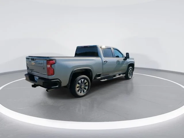 Used 2025 Gray Chevrolet Custom image 8