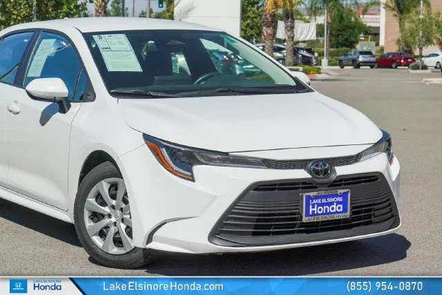 Used 2025 Ice Toyota LE image 2