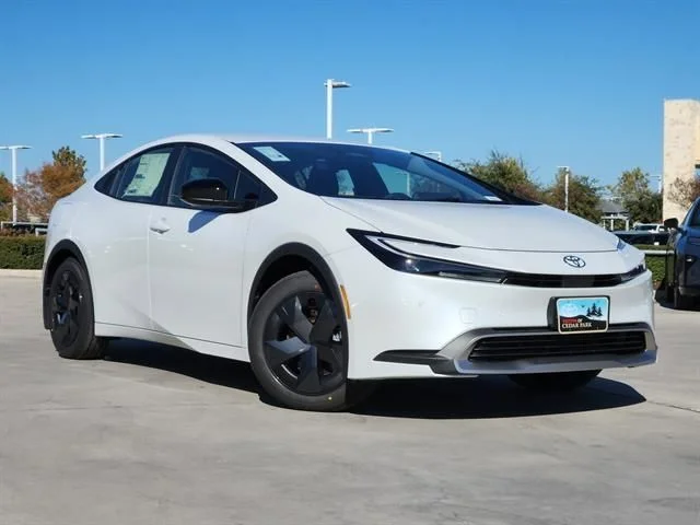 New 2026 Wind Chill Pearl <sup>1</sup> Toyota  SE image 22