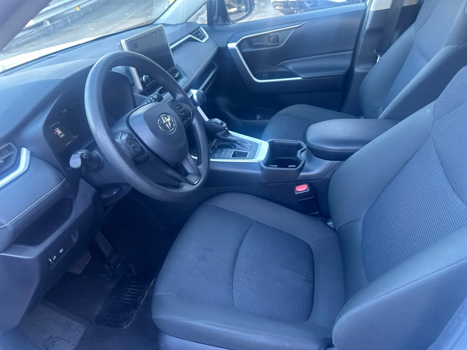 Used 2025 White Toyota LE image 9