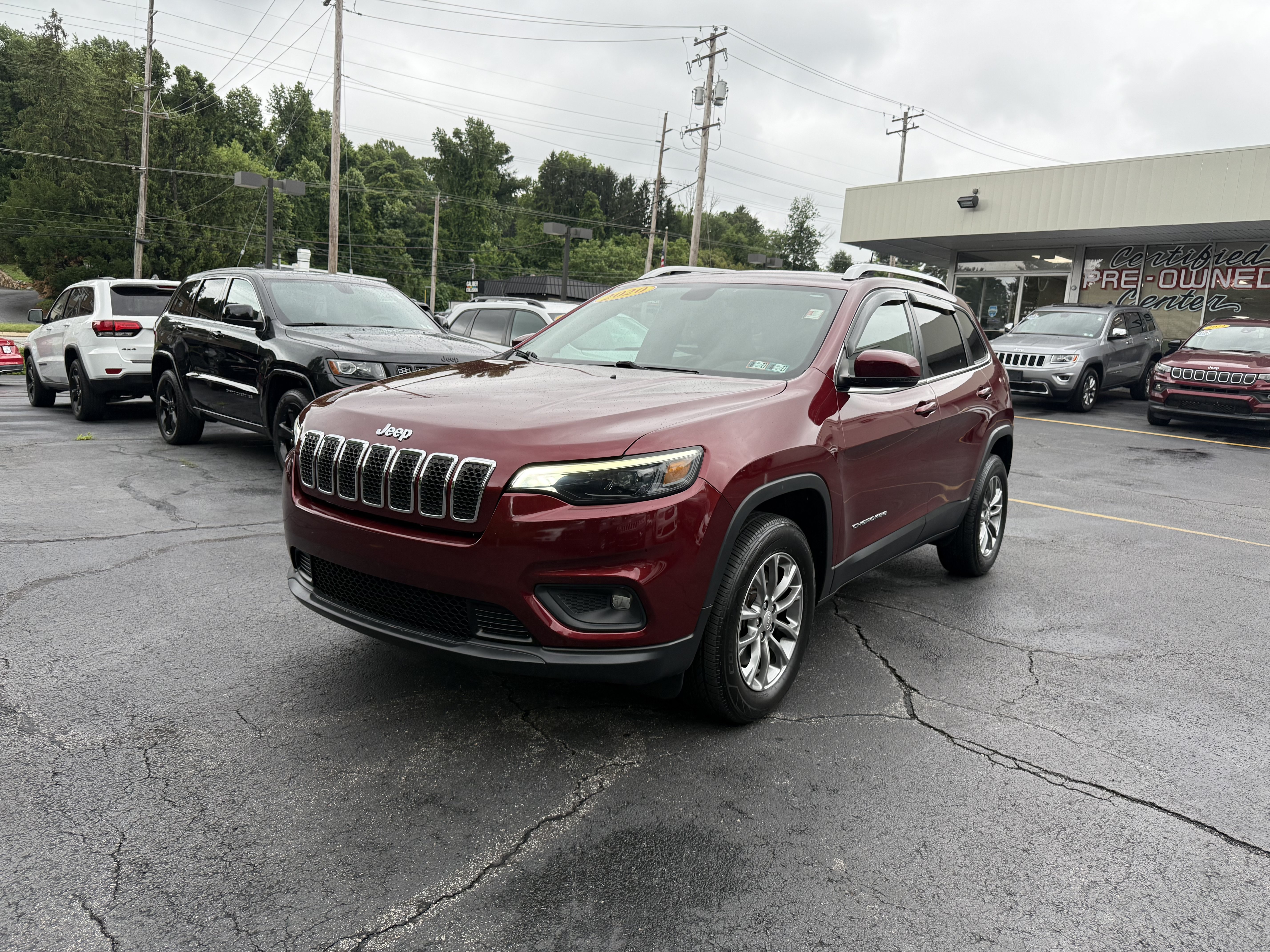 Certified Used 2020 Velvet Red Pearlcoat Jeep Latitude Plus image 3