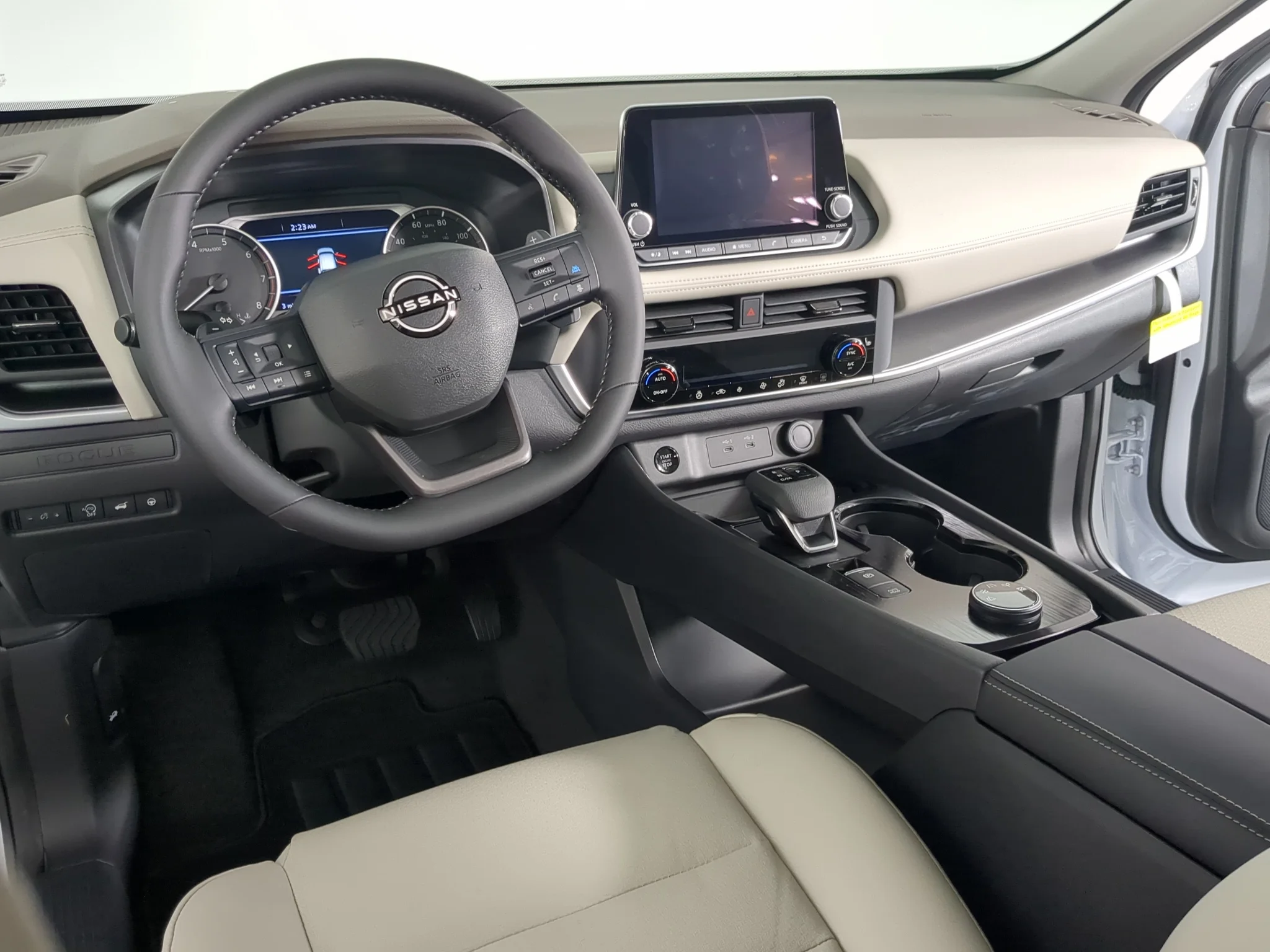 New 2027 Everest White Pearl Tricoat Nissan SV image 13