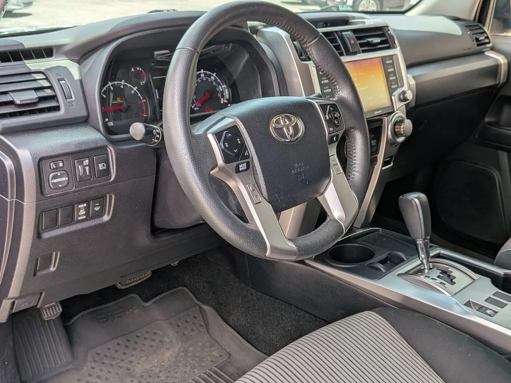 Used 2022 Blue Toyota SR5 image 34