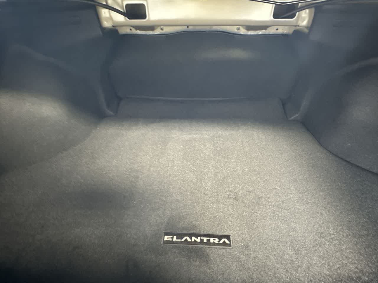 2026 Hyundai Elantra SE - Photo 25