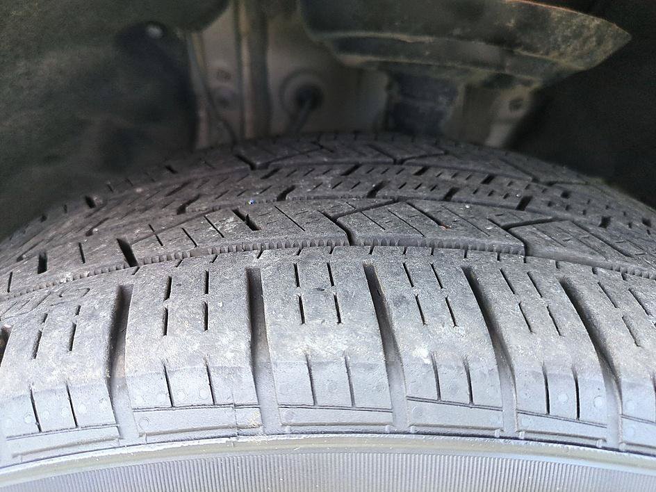 Used 2021 Magnetic Gray Metallic Toyota Platinum image 11